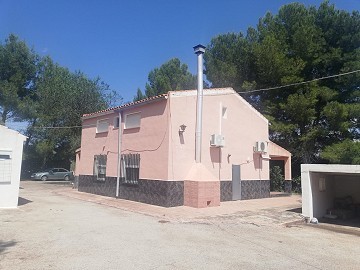 Grande villa de 4 chambres avec piscine et 2 garages