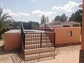 Große 4-Schlafzimmer-Villa mit Pool und 2 Garagen in Spanish Fincas