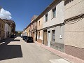 Maison de ville actuellement avec 3 chambres et grande cour in Spanish Fincas