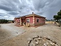 Villa de 4 dormitorios con piscina in Spanish Fincas