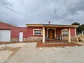 Villa met 4 slaapkamers en zwembad in Spanish Fincas