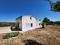 Landhuis met 4 slaapkamers in de bergen in Spanish Fincas