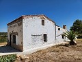 Landhuis met 4 slaapkamers in de bergen in Spanish Fincas