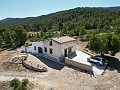 Landhuis met 4 slaapkamers in de bergen in Spanish Fincas