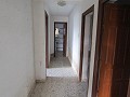 Villa de 4 dormitorios con potencial para casa adicional o apartamentos separados in Spanish Fincas