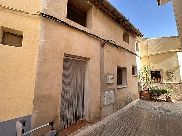 1 Bedroom 1 Bath Townhouse 5 minutes away from Pinoso in the Village of Ubeda