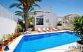 Stilvolle 5-Bett-Villa mit privatem Pool, 5 Minuten vom Strand entfernt in Spanish Fincas