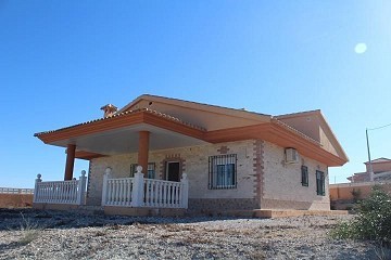 Encantadora Villa de 3 dormitorios en venta en Fortuna.