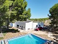 Villa de 4 chambres avec façade modernisée et piscine in Spanish Fincas