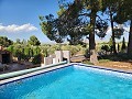 4-Schlafzimmer-Villa mit modernisierter Fassade und Pool in Spanish Fincas