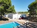 Villa de 4 chambres avec façade modernisée et piscine in Spanish Fincas