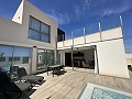 Llave en mano -Precio de lanzamiento-Una unidad disponible- Lux Beach Villa 3 dormitorios, piscina y solarium con vistas al mar in Spanish Fincas