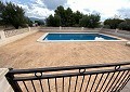 Villa de 4 chambres avec piscine à seulement 500 mètres à pied de la ville de Sax in Spanish Fincas