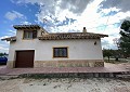 4 Bed Villa with Pool only 500 metres walk to the town of Sax  in Spanish Fincas