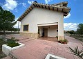 Villa de 4 chambres avec piscine à seulement 500 mètres à pied de la ville de Sax in Spanish Fincas