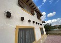 Villa de 4 chambres avec piscine à seulement 500 mètres à pied de la ville de Sax in Spanish Fincas