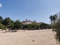 Deux propriétés sur un terrain à Crevillente in Spanish Fincas