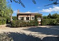 Schöne und geräumige 2-Schlafzimmer-Villa in Salinas mit privatem Pool in Spanish Fincas