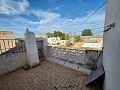 Casa adosada grande de 6 habitaciones y 2 baños in Spanish Fincas