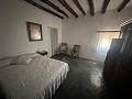 2-Schlafzimmer-Landhaus mit sehr großem Grundstück in Spanish Fincas