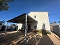 Maison de campagne de 2 chambres avec un très grand terrain in Spanish Fincas