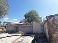 Maison de campagne de 2 chambres avec un très grand terrain in Spanish Fincas