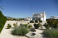 Impresionante villa con piscina y casa de invitados en Pinoso in Spanish Fincas