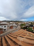 Villa à Monovar avec un énorme sous-construction in Spanish Fincas