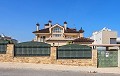 Geräumige Villa 100 m vom Meer entfernt, 5 Schlafzimmer, 4 Badezimmer in Spanish Fincas