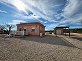 Mooie villa met 1/2 slaapkamers en hut in Spanish Fincas