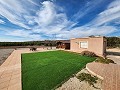 Schöne 1/2-Schlafzimmer-Villa mit Hütte in Spanish Fincas