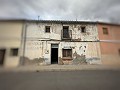 Townhouse in Ubeda with tons of potencial in Spanish Fincas