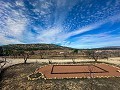 Incroyable villa avec piscine à Pinoso in Spanish Fincas