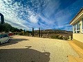 Unglaubliche Villa mit Pool in Pinoso in Spanish Fincas