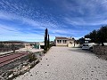 Increíble villa con piscina en Pinoso in Spanish Fincas