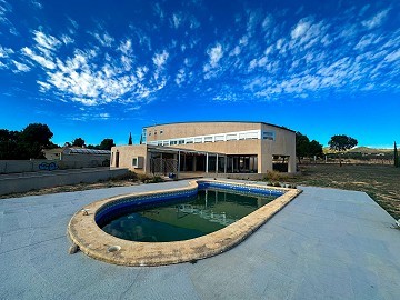 Amazing Modern Mansion in Yecla 