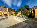 Superbe villa à Petrer avec piscine et vue imprenable in Spanish Fincas