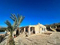 Schönes Landhaus mit Pool in Agost in Spanish Fincas