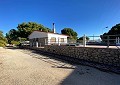 Villa de 3 chambres et 1 salle de bain très bien située avec piscine et maison d'hôtes de 2 étages à Sax in Spanish Fincas