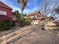 Villa spacieuse avec 7 chambres et piscine à Onil in Spanish Fincas