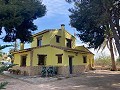 Villa avec 3 chambres et 2 salles de bains à pied de la ville de Novelda in Spanish Fincas