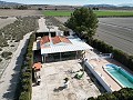 Schönes Haus mit 2 Schlafzimmern, Pool, Stadtwasser und Solarenergie in Spanish Fincas