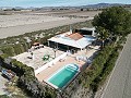 Preciosa casa de 2 dormitorios con piscina, agua corriente y energía solar. in Spanish Fincas