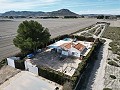 Schönes Haus mit 2 Schlafzimmern, Pool, Stadtwasser und Solarenergie in Spanish Fincas