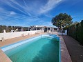 Jolie maison de 2 chambres avec piscine, eau de ville et énergie solaire in Spanish Fincas