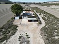 Jolie maison de 2 chambres avec piscine, eau de ville et énergie solaire in Spanish Fincas