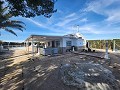 Schönes Haus mit 2 Schlafzimmern, Pool, Stadtwasser und Solarenergie in Spanish Fincas