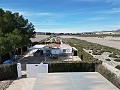 Jolie maison de 2 chambres avec piscine, eau de ville et énergie solaire in Spanish Fincas