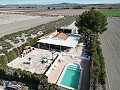 Jolie maison de 2 chambres avec piscine, eau de ville et énergie solaire in Spanish Fincas