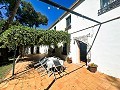 Belle maison de campagne avec piscine à Almansa in Spanish Fincas